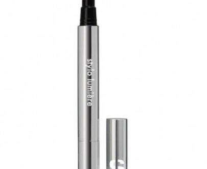 Sisley Rozjasňujúce pero Stylo Lumière (Instant Radiance Booster Pen) 2