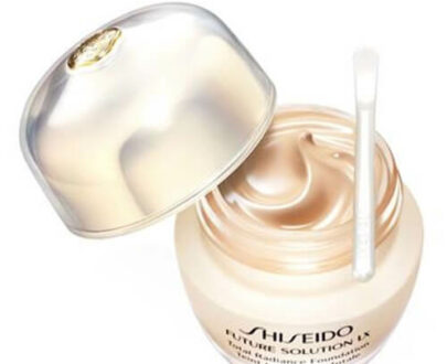 Shiseido Rozjasňujúci tekutý make-up SPF 15 Future Solution LX (Total Radiance Foundation) 30 ml 4 Rose