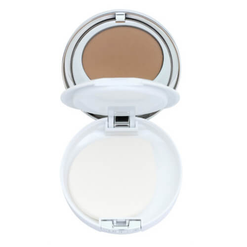 Clinique Púdrový mejkap s korektorom 2v1 Beyond Perfecting (Powder Foundation + Concealer) 14 Clinique Púdrový mejkap s korektorom 2v1 Beyond Perfecting (Powder Foundation + Concealer) 14