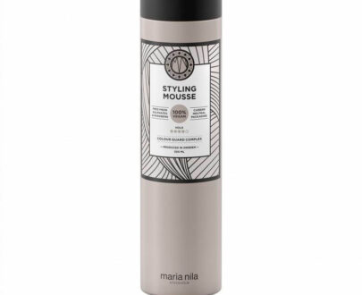 Maria Nila Stylingová pena pre objem vlasov Style & Finish (Styling Mousse) 300 ml