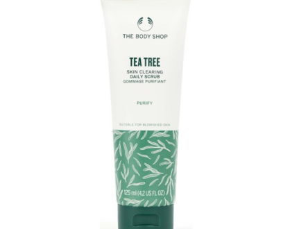The Body Shop Čistiaci peeling pre problematickú a citlivú pleť Tea Tree (Skin Clearing Daily Scrub) 125 ml