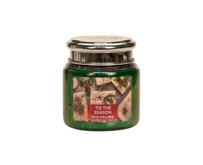 Village Candle Vonná sviečka v skle Vianočný čas (`Tis the Season) 92 g
